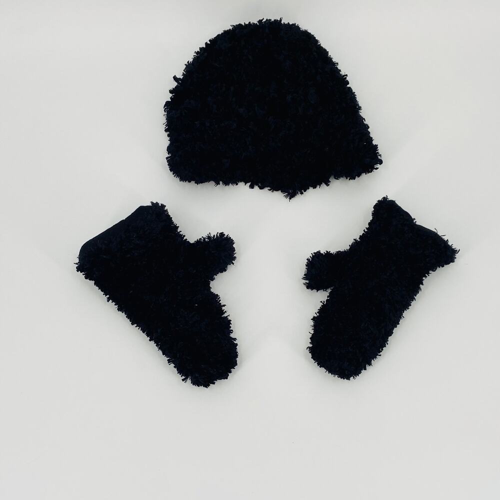 Acrylic Black Ladies Hat and Mittens